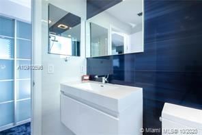 Building Photo - 2 br, 2 bath Condo - 725 NE 22nd St Apt 17F