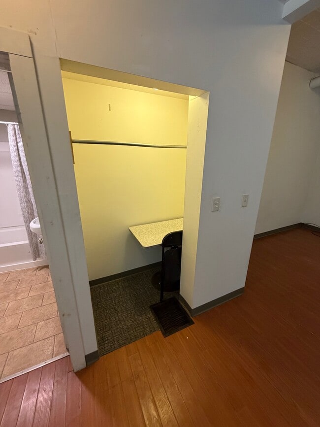 Building Photo - 348 Clinton St