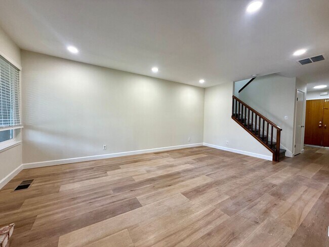 Building Photo - 105 Walnut Hill Ct