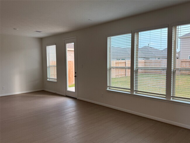 Building Photo - 4897 Vida Vis Dr