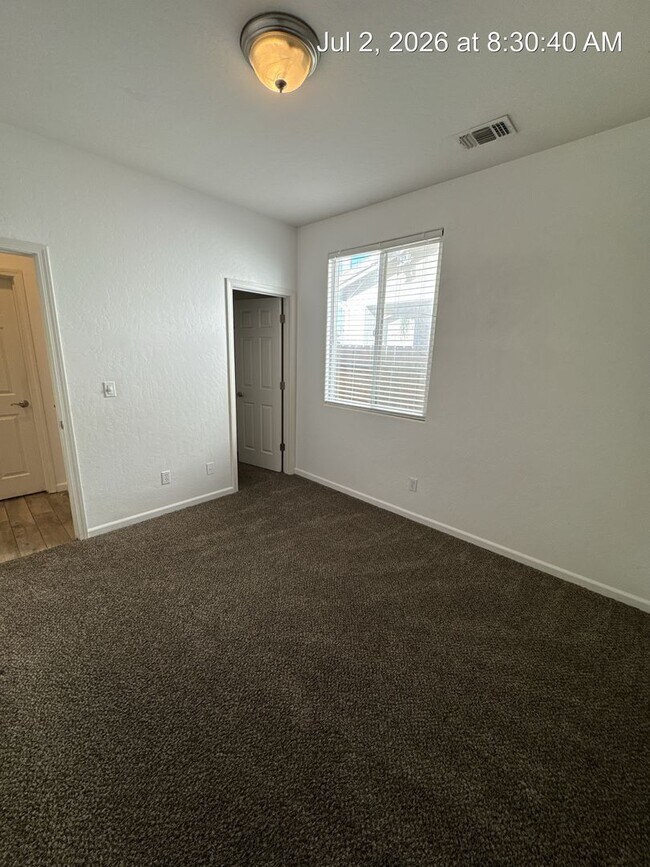Building Photo - Beautiful Home Now Available! 3 Bedroom!