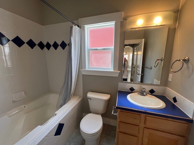 Building Photo - 2 Bed 2 Bath in Boise!