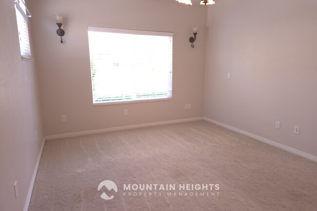 Building Photo - 744 Lazy Oak Way