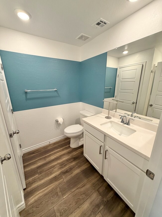 Building Photo - 20 Barbara Ln