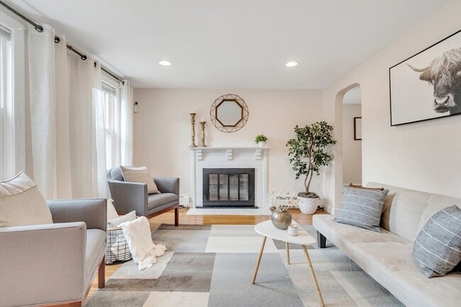 Building Photo - 24 Ledgelawn Ave