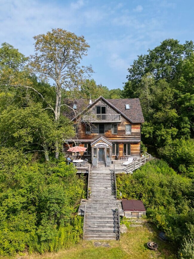Building Photo - 1087 State Rd