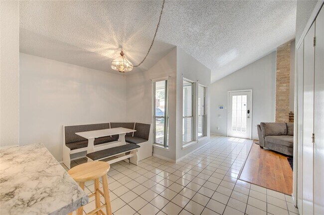 Building Photo - 23419 Summer Pine Dr
