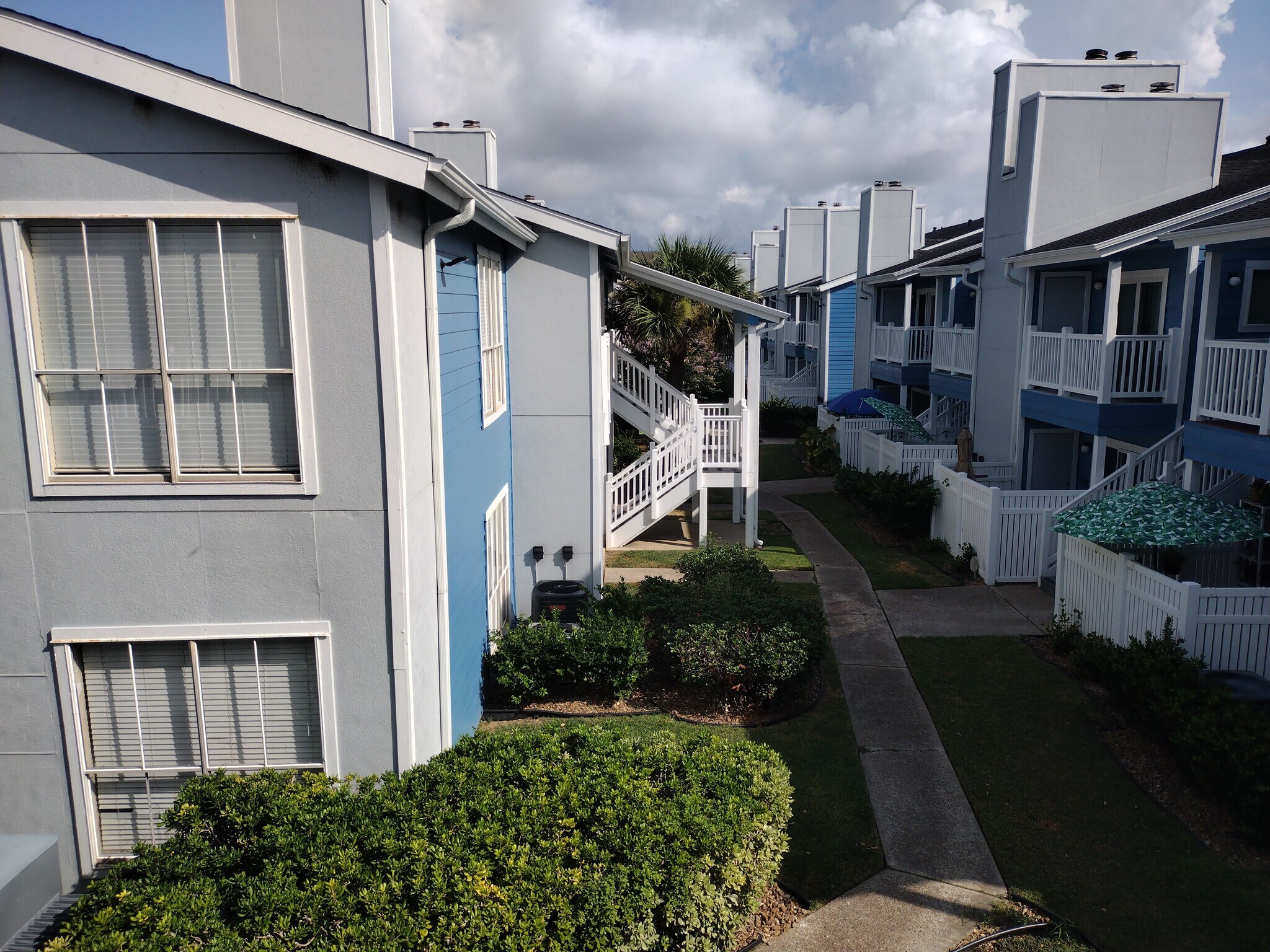 Building Photo - 3506 Cove View Blvd