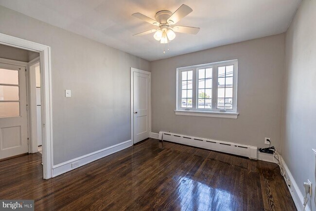 Building Photo - 749 Yorkway Pl