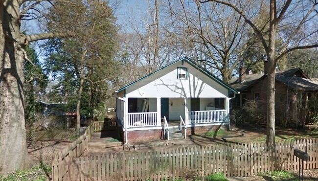 Primary Photo - Atlanta Apartment on Quiet Corner Lot Comi...