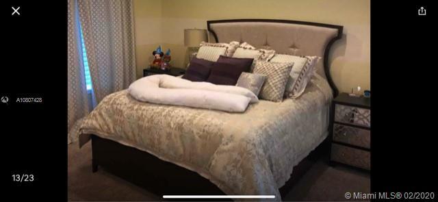 Building Photo - 8961 Lookout Pointe Dr