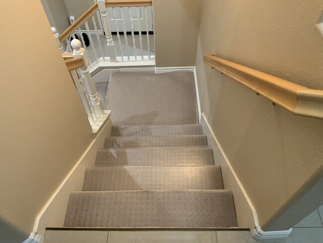 Building Photo - Beautiful Valencia Townhome in the Highly Desirable Village Walk Community