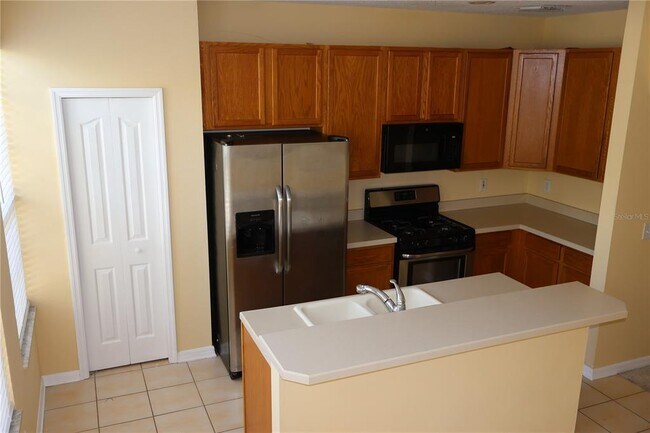 Building Photo - 3019 Pointeview Dr