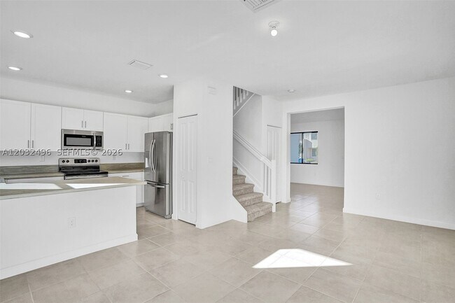 Building Photo - 2542 SE 29th Dr
