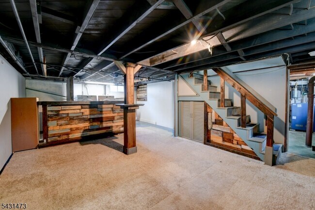 Building Photo - 72 Colonial Dr