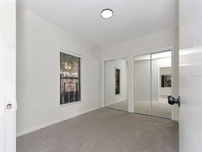 Building Photo - 1234 Lynwood Ave