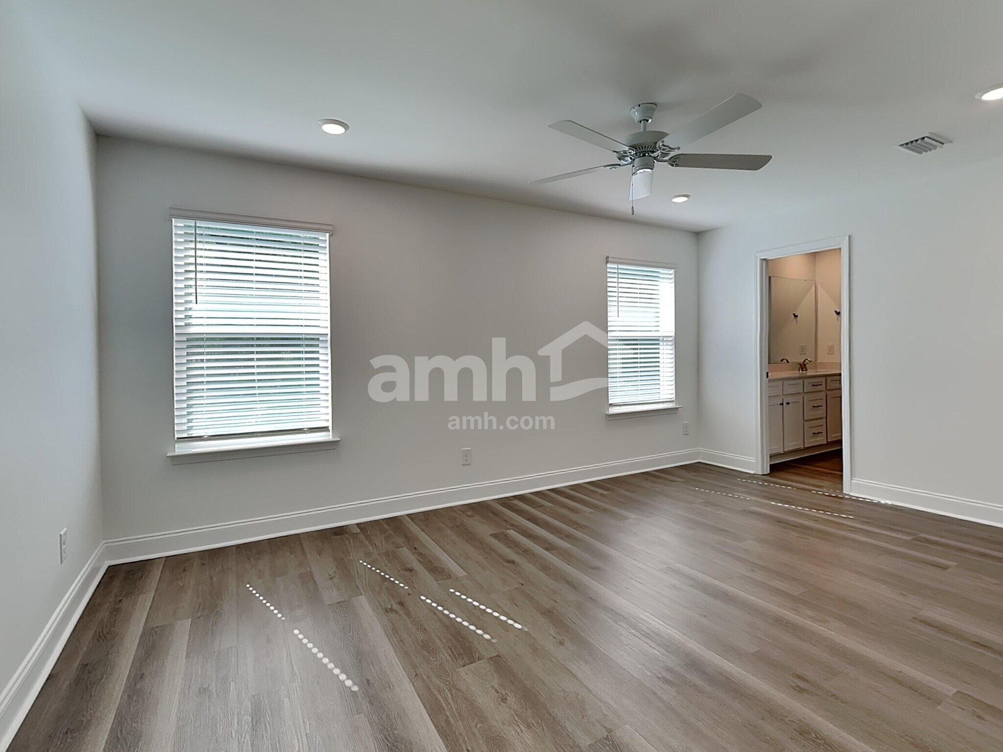 Building Photo - 433 Armstrong Curv