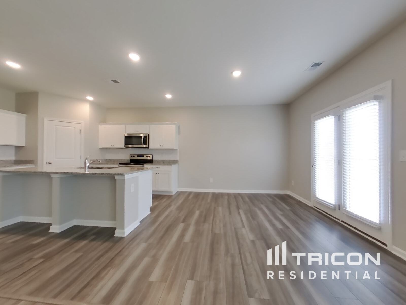 Building Photo - 129 Verona Dr NW