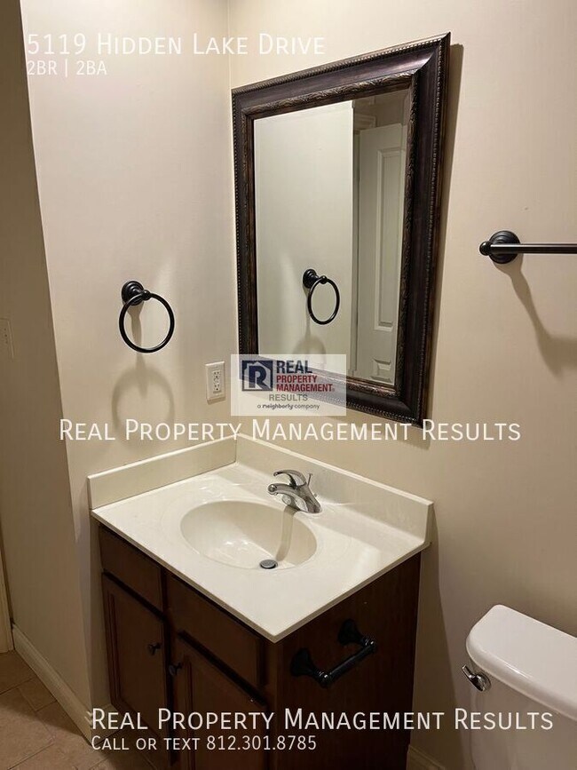 Building Photo - 5119 Hidden Lake Dr