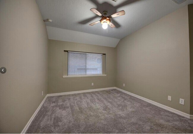 Building Photo - 21110 Dover Park Ln