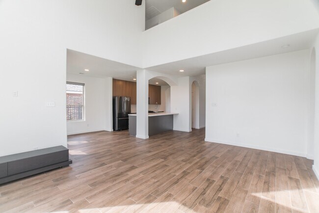 Building Photo - 102 E Lasting Spring Cir