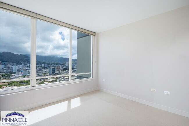 Building Photo - 1009 Kapiolani Blvd