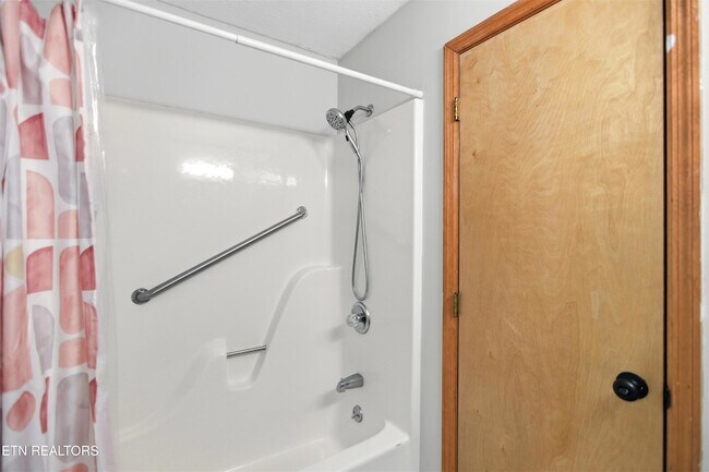 Building Photo - 1501 Woodbury Ct