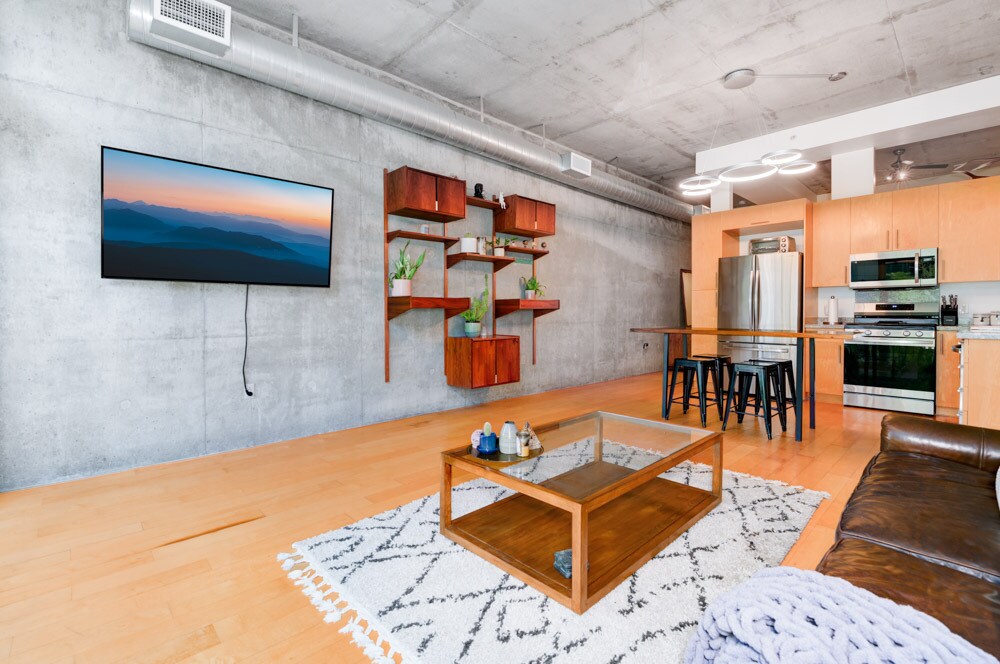 Building Photo - 1025 Island
