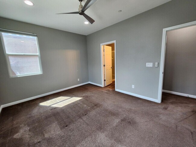 Building Photo - Beautiful Single Story 3 Bedroom close to Cadence