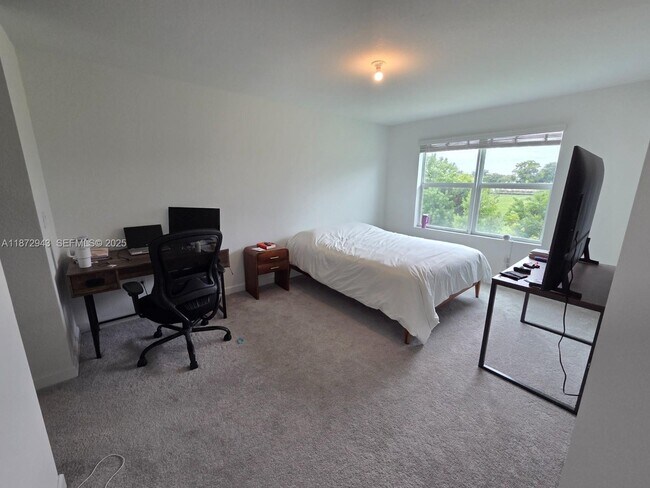 Building Photo - 4343 Hammock Grove Dr