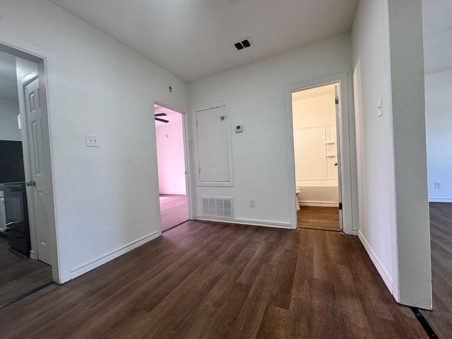 Building Photo - ONE BEDROOM APT WITH WATER PAID