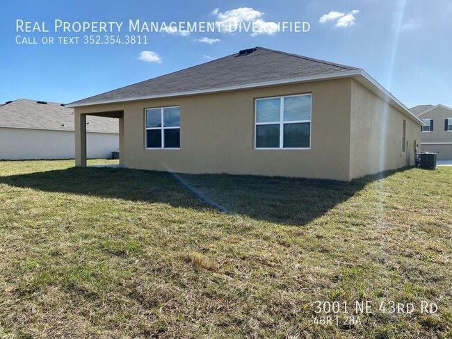 Building Photo - 3001 NE 43rd Rd