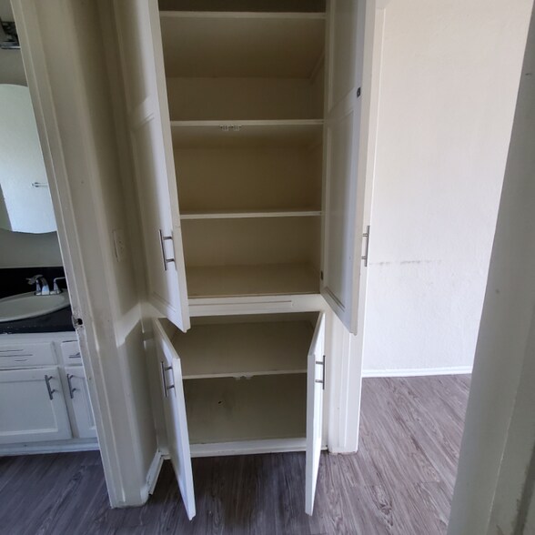 Building Photo - 4847 W Slauson Ave