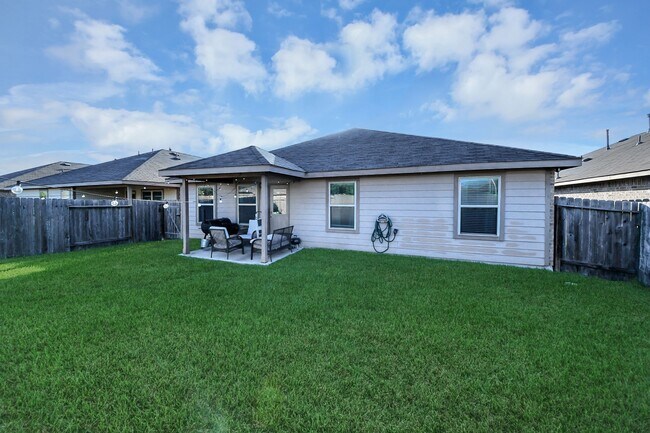 Building Photo - 3030 Dripping Springs Ct