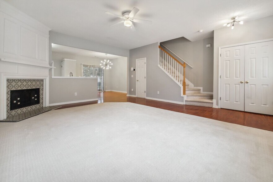 Building Photo - 4084 Howell Park Rd