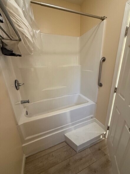 Building Photo - 1034 Prune St