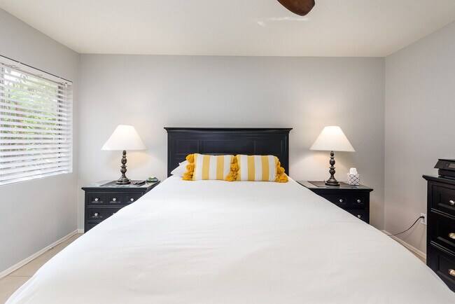 Building Photo - 9775 N 94th Pl