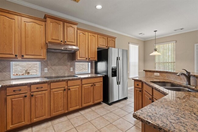 Building Photo - 9013 Sautelle Ln