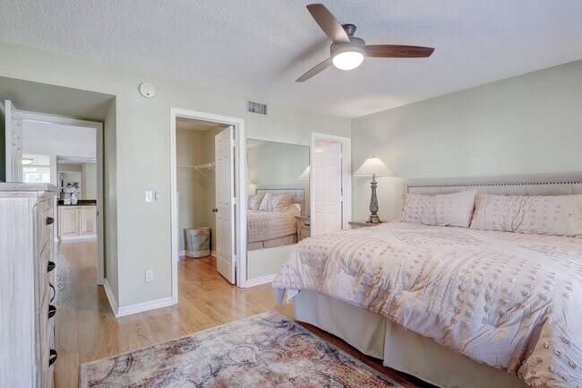 Building Photo - 1501 Chesapeake Ave