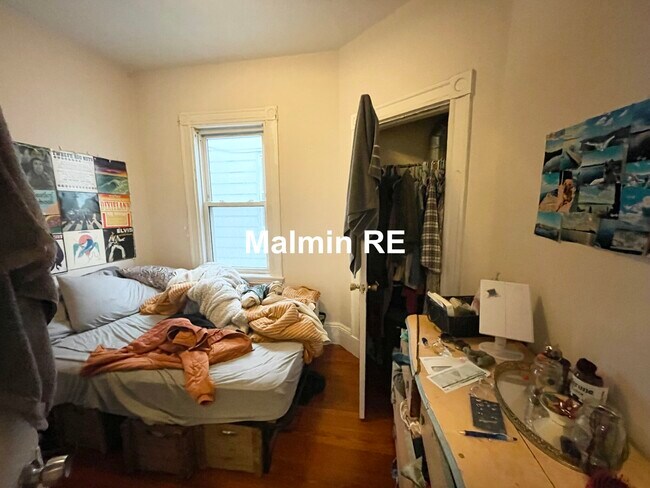 Building Photo - 10 Wave Ave