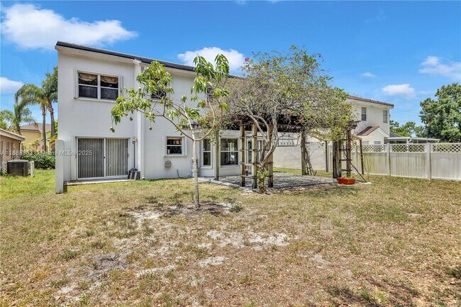 Building Photo - 10766 Crescendo Cir