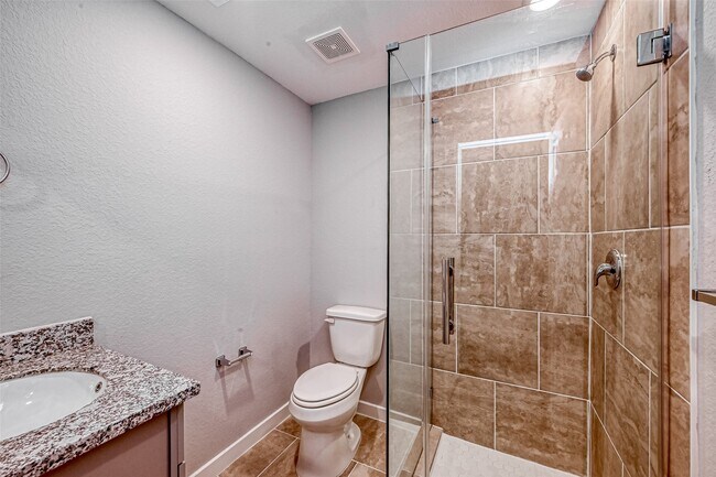 Building Photo - 8125 Eastover St