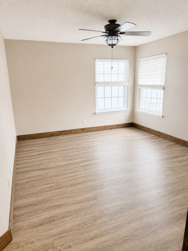 Building Photo - 2257 Huntingdon Dr