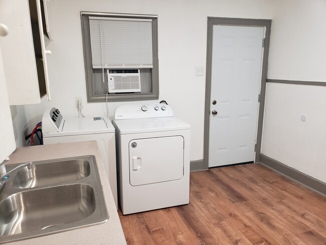 Building Photo - 1212 14th St