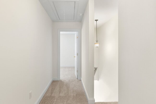 Building Photo - Beautiful Updated Townhouse located in Iredell County! 2BR/2.5BA Garage