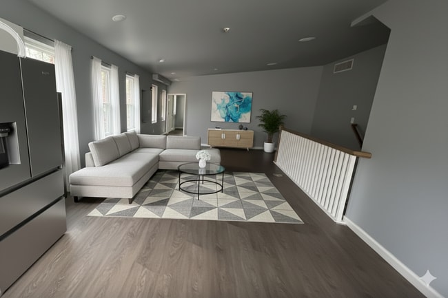 Primary Photo - 275 S 56th St