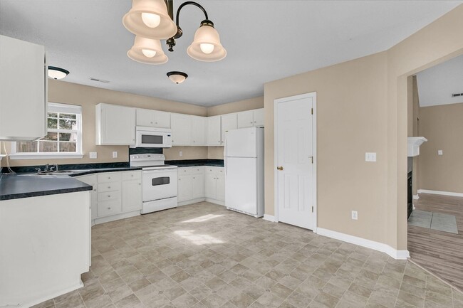 Building Photo - 1004 Cobblestone Blvd