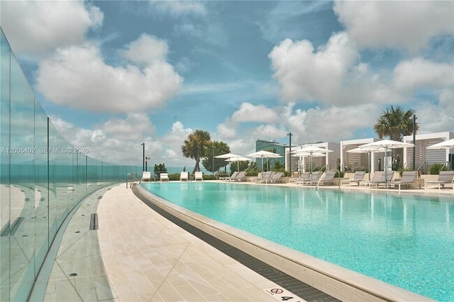 Building Photo - 300 Biscayne Blvd Way