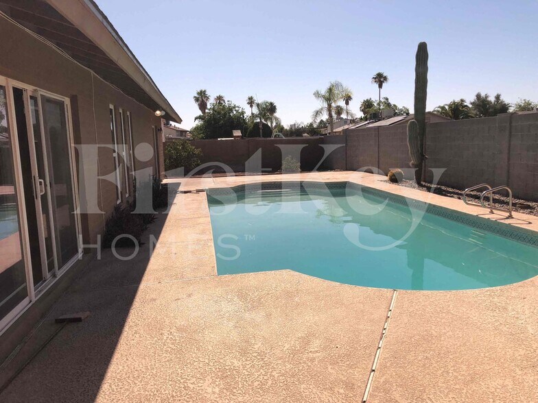 Building Photo - 3672 W Windrose Dr