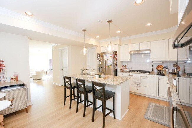 Building Photo - 119 High Pointe Dr